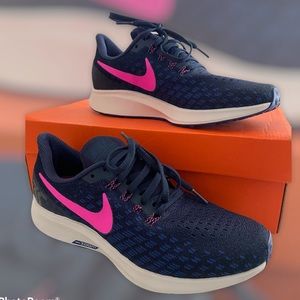 Brand New! Nike air zoom pegasus tennis shoes